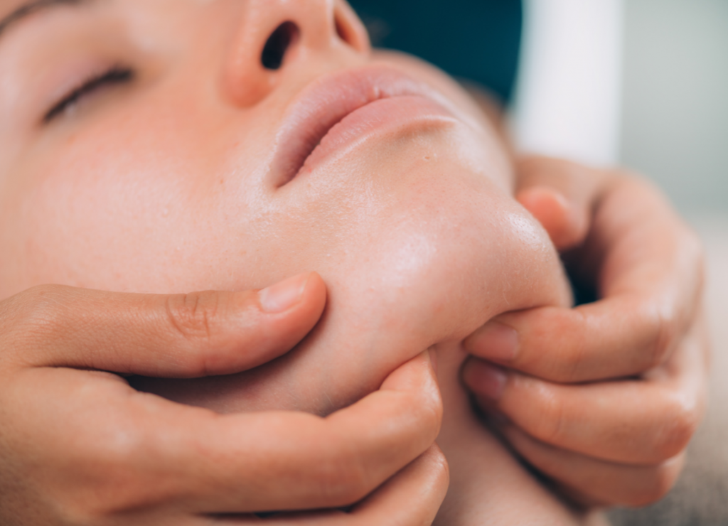 The Complete Guide to Non-Surgical Facial Contouring: Cheeks, Jaw, Chin, and Lips